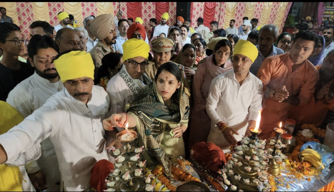 For the first time, Ganga Aarti was performed by lighting 251 massive Jyotas on the banks of the holy lake of Shri Kali Devi Temple.