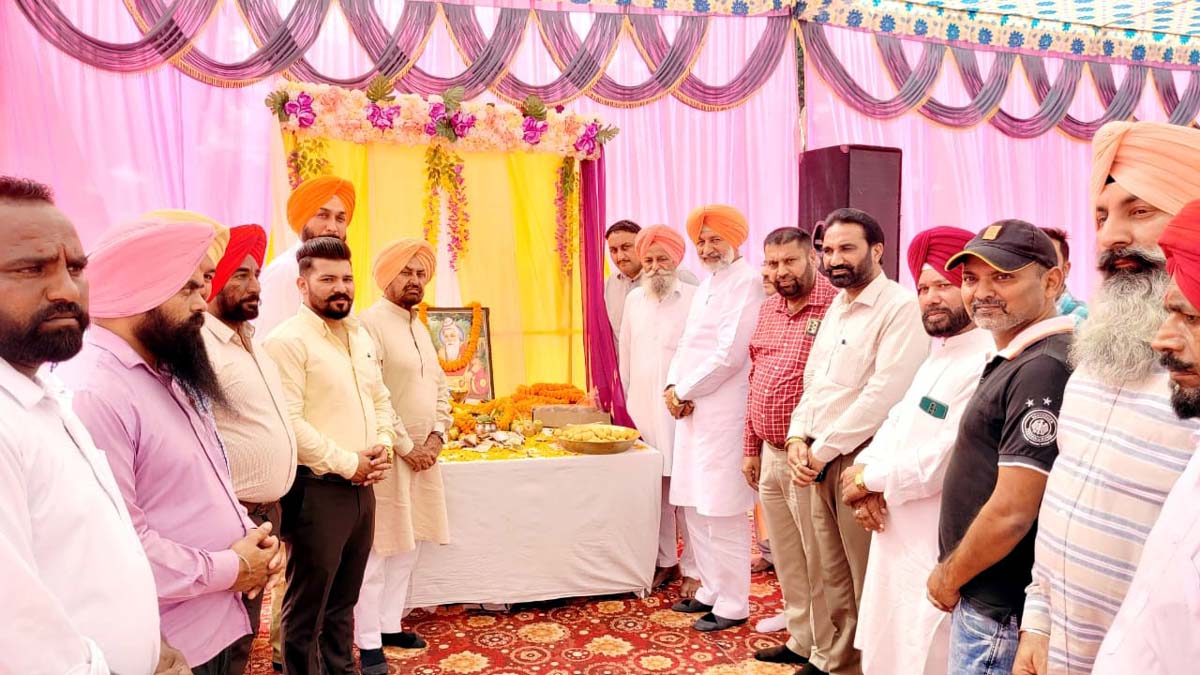 Maharishi Valmiki ji gave us knowledge about the importance of charity and penance: Balbir Singh Sidhu Organized a function at Sector 70 on the occasion of Maharishi Valmiki ji's birthday.