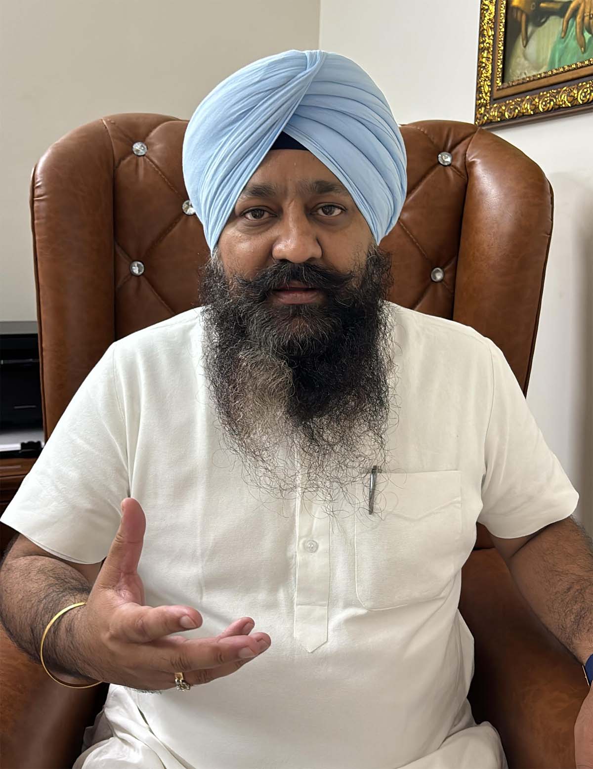 Bad condition of all the roads in Mohali city: Parvinder Singh Sohana accused the Municipal Corporation and GAMADA of not taking action.