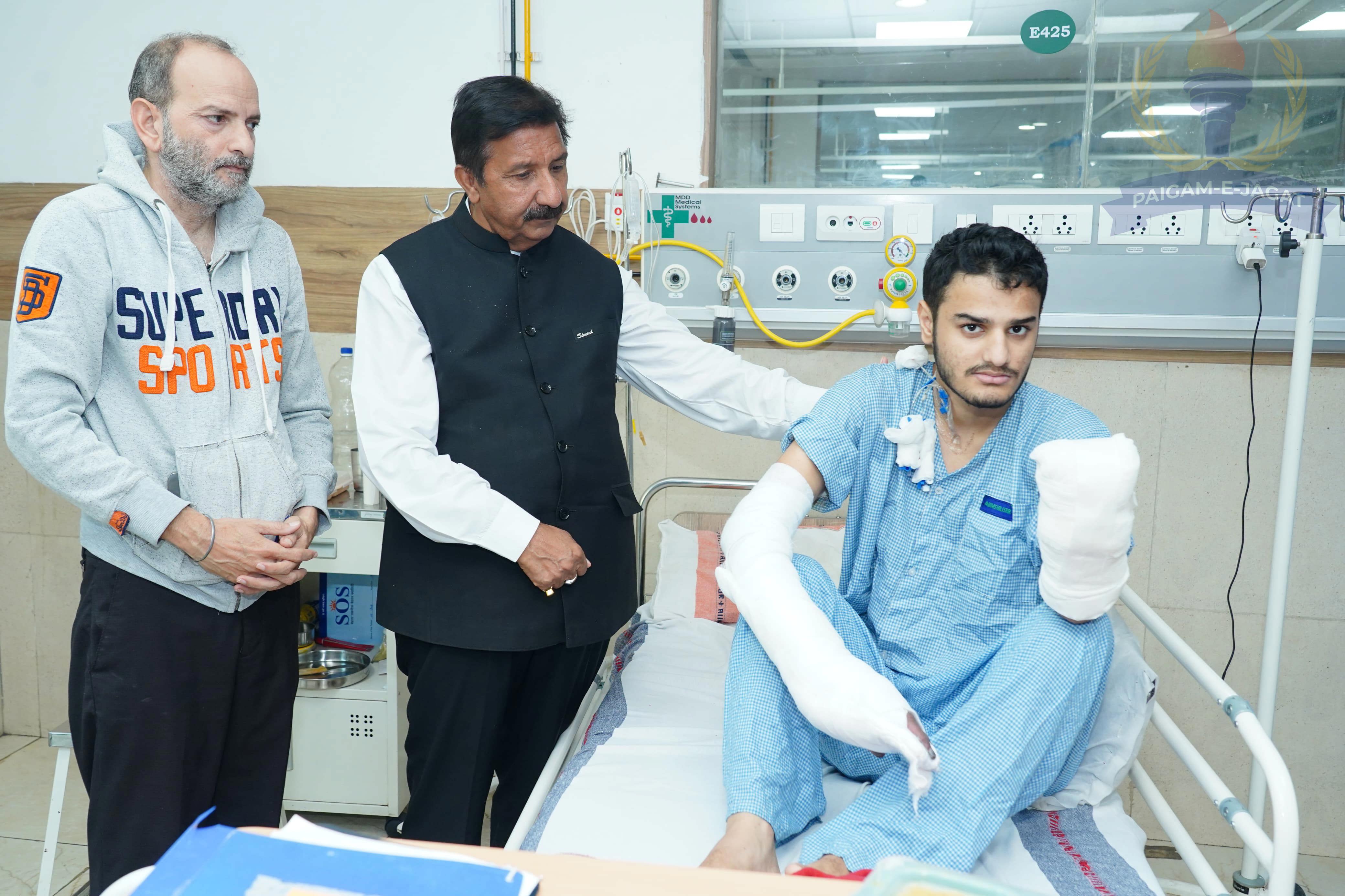 Mukesh Agnihotri Comes to the Aid of a Family in Distress, Visits Vivek at AIIMS Bilaspur