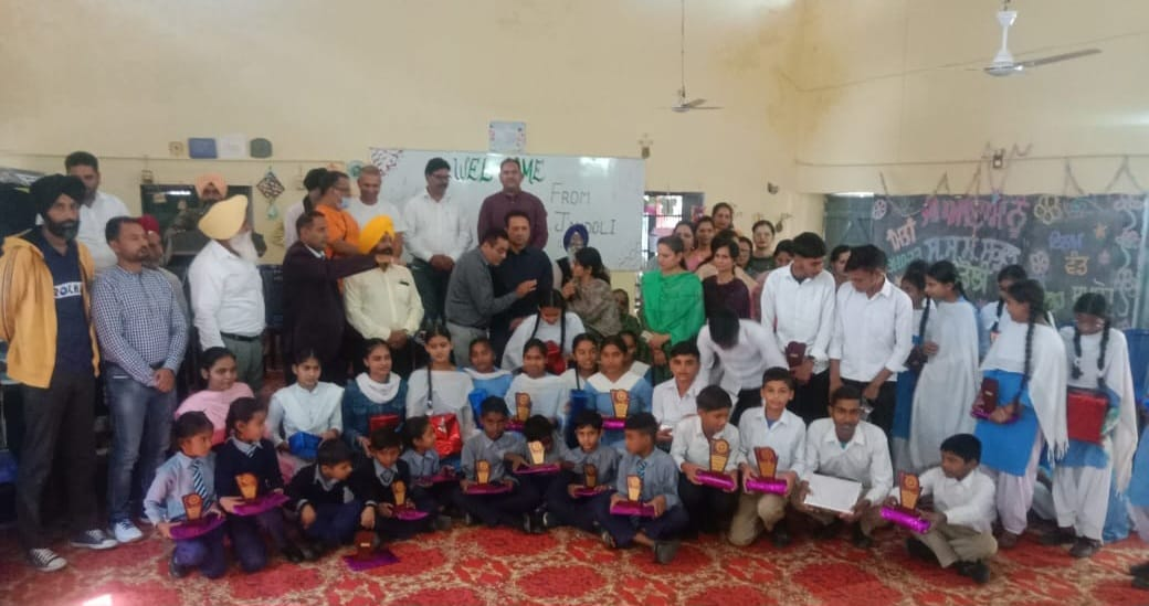 ਸਰਕਾਰੀ ਸੀਨੀਅਰ ਸੈਕੰਡਰੀ ਸਕੂਲ ਪਿੰਡ ਜੰਡੋਲੀ ਦਾ ਸਾਲਾਨਾ ਇਨਾਮ ਵੰਡ ਸਮਾਰੋਹ ਹੋਇਆ