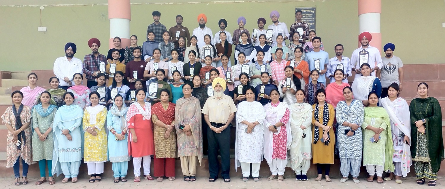 ਖੇਤਰੀ ਯੁਵਕ ਤੇ ਵਿਰਾਸਤ ਮੇਲੇ ’ਚ ਖ਼ਾਲਸਾ ਕਾਲਜ ਗੜ੍ਹਸ਼ੰਕਰ ਦੇ ਵਿਦਿਆਰਥੀਆਂ ਨੇ ਇਕੱਤੀ' ਇਨਾਮ ਜਿੱਤਕੇ ਮਾਰੀਆਂ ਮੱਲਾਂ।
