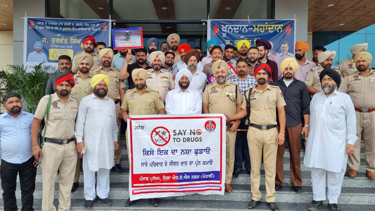 ਮੁਹਾਲੀ ਪੁਲੀਸ ਨੇ ਨਸ਼ਾਮੁਕਤੀ ਮੁਹਿੰਮ ਤਹਿਤ ਪਿੰਡਾਂ ਦੇ ਵਸਨੀਕਾਂ ਨੂੰ ਕੀਤਾ ਜਾਗਰੂਕ 20 ਅਕਤੂਬਰ ਨੂੰ ਕੱਢੀ ਜਾਵੇਗੀ ਸਾਈਕਲ ਰੈਲੀ : ਹਰਸਿਮਰਨ ਸਿੰਘ ਬੱਲ