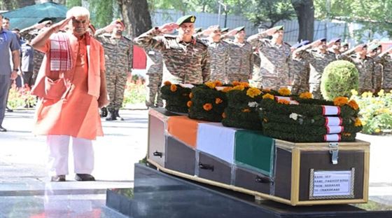 In Anantnag, the fight continued on the seventh day, the missing soldier was martyred