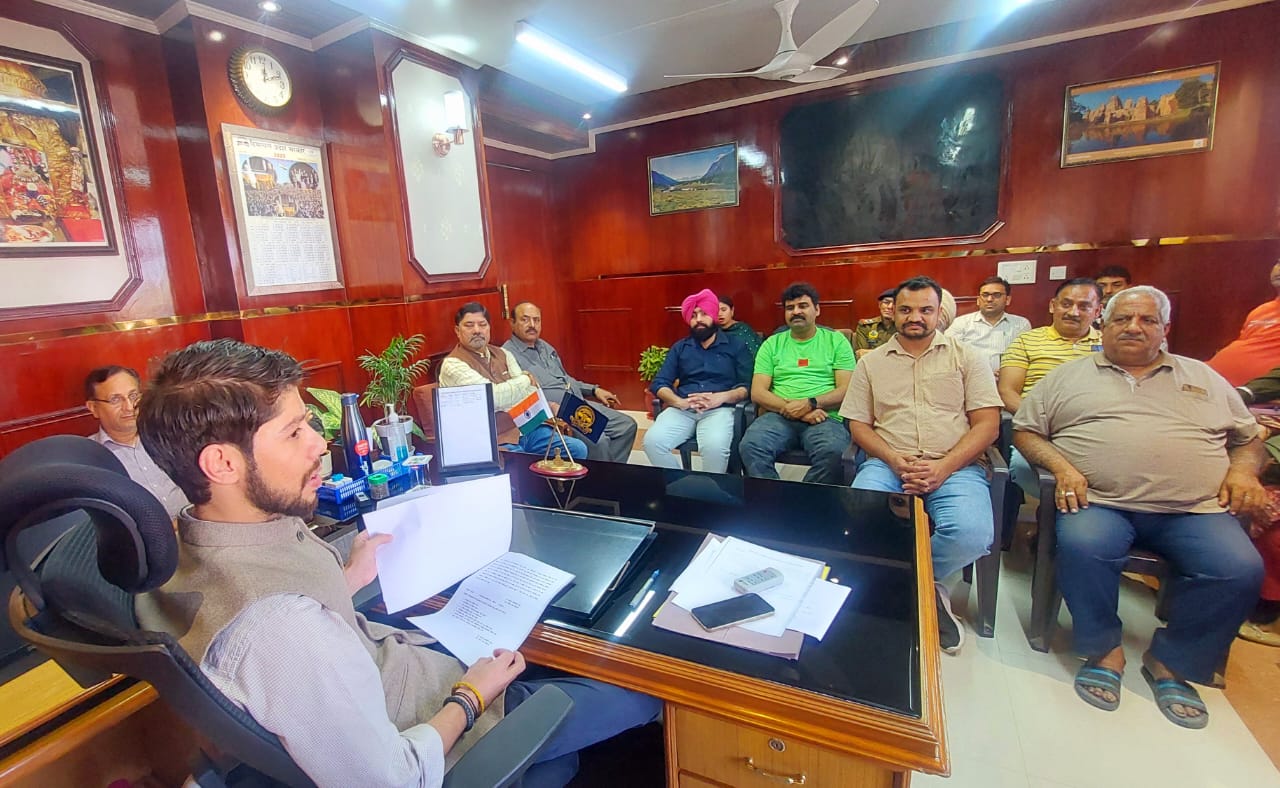 It is necessary to obtain license to sell firecrackers: Vishwamohan Dev Chauhan