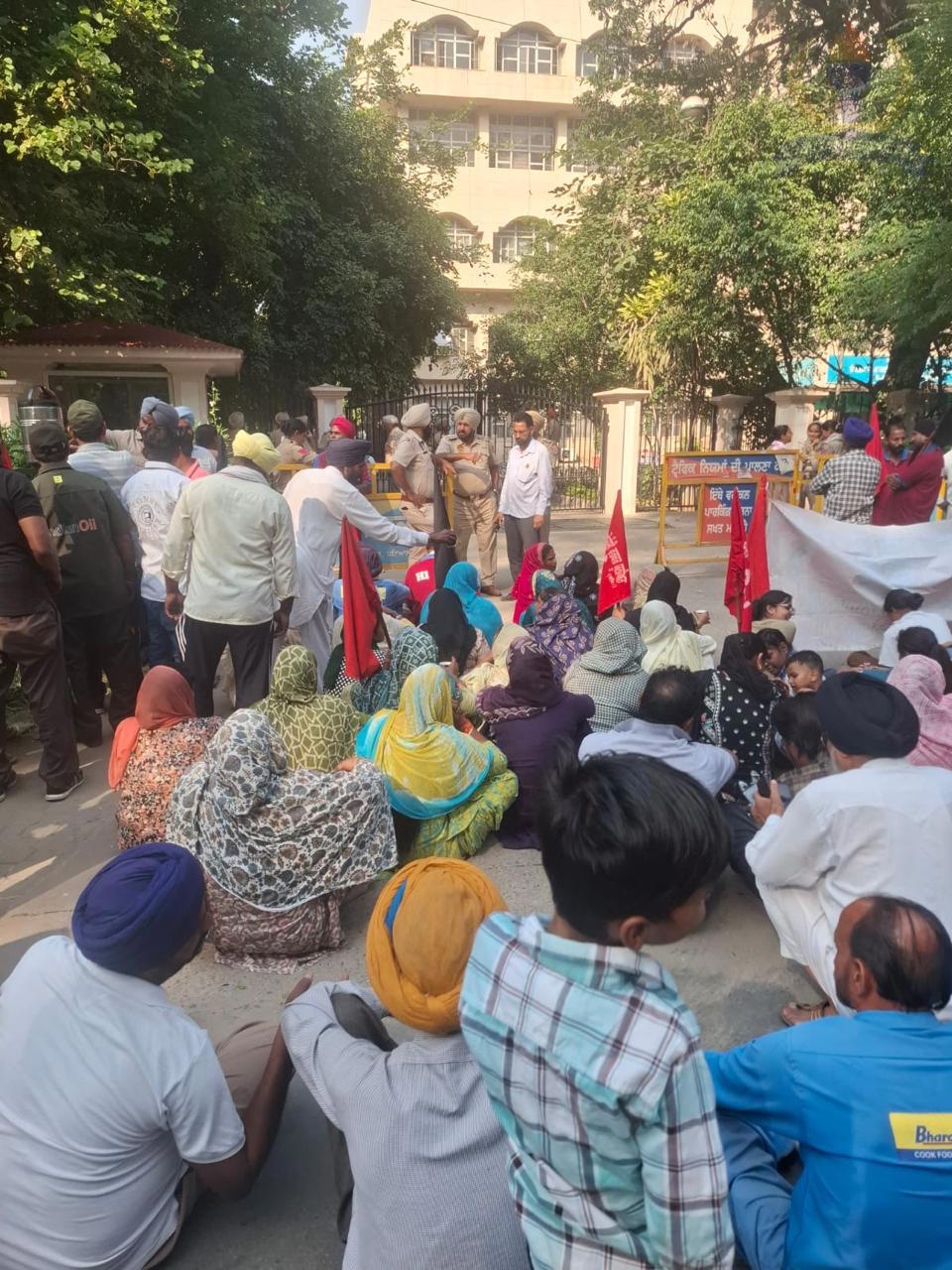 Surindra Gas Service Workers’ Protest for Reinstatement of 25 Dismissed Workers Rescheduled to October 29