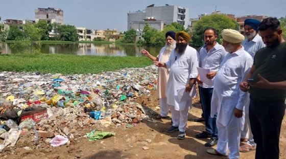 The High Court summoned the Corporation Commissioner to appear on the non-maintenance of the Sohana pond, on September 6, the hearing was held. Akali leader Parvinder Singh Sohana accused the Commissioner of the Municipal Corporation of giving a false affidavit in the High Court.