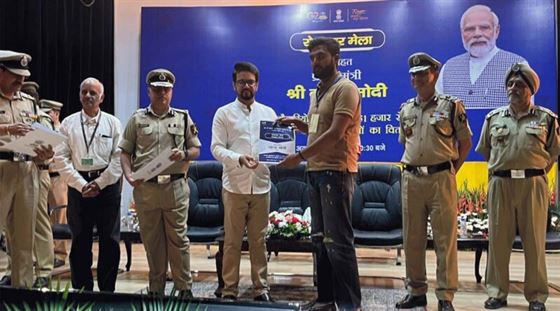 Union Minister Anurag Thakur participated in the 8th National Employment Fair held in Mohali and distributed appointment certificates to newly appointed candidates.