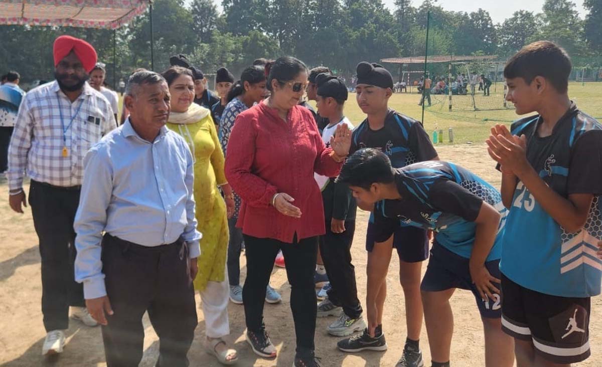 State level handball and swimming competition for boys started. In the opening match of handball, S. A. S. Nagar defeated Malerkotla