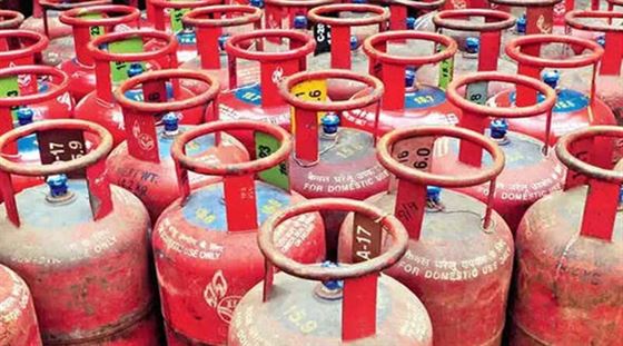 LPG cylinder price has reduced by 200 rupees