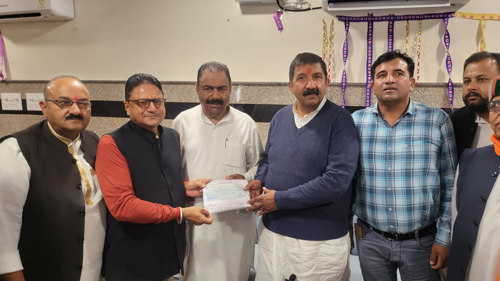 Vinod Joshi donated Rs 5,100 to CM Relief Fund