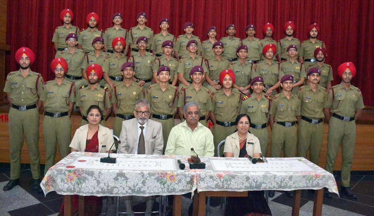 शैमरॉक स्कूल के 35 छात्र एनडीए में सफल हुए