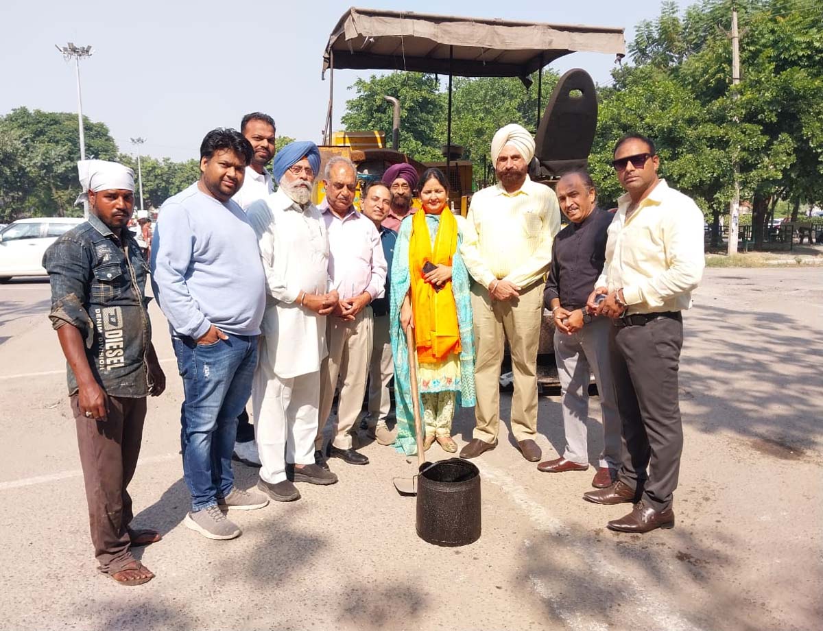 ਮਾਰਕੀਟ ਦੀ ਪਾਰਕਿੰਗ ਦੀ ਕਾਰਪੈਟਿੰਗ ਦਾ ਕੰਮ ਸ਼ੁਰੂ ਕਰਵਾਇਆ