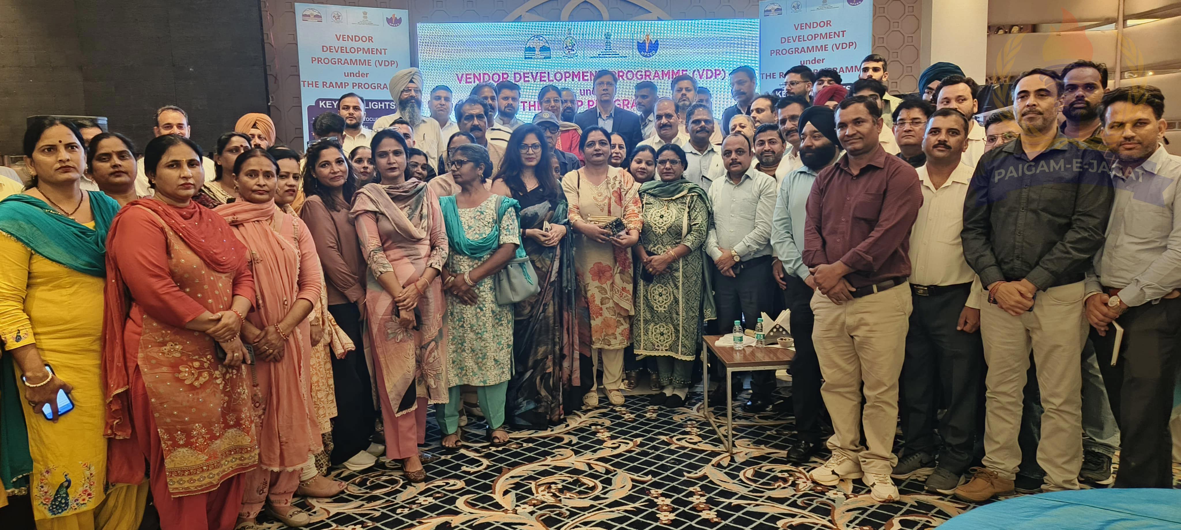 Una Entrepreneurs Get Opportunity to Connect with Major Industries, 140 Participate