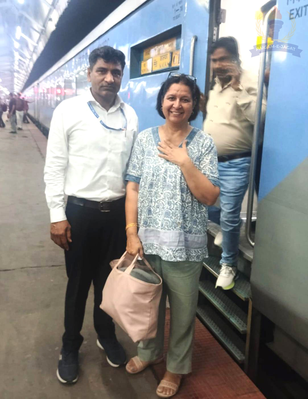 Railways Returns Woman Passenger’s Forgotten Bag