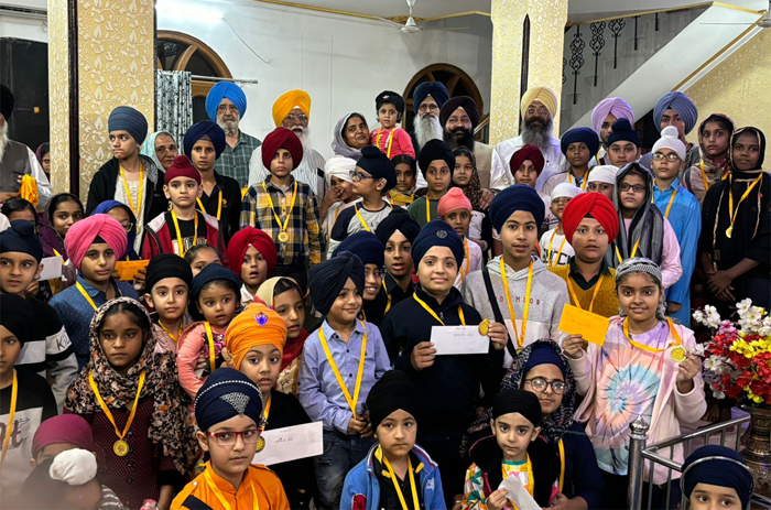 विरसा संभाल लहर के तहत गुरुद्वारा बीबी भानी में बच्चों की गुरबानी कंठ, दस्तार प्रतियोगिता और पेंटिंग प्रतियोगिता आयोजित की