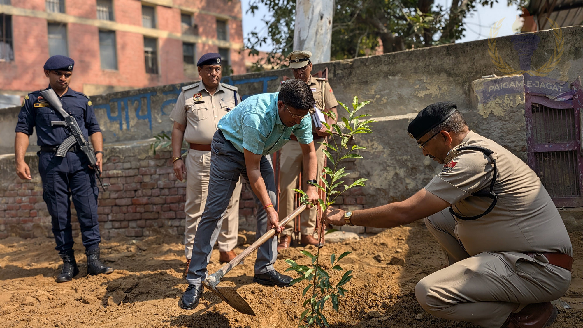 SP Vinod Kumar Inspects Sadar Hansi Police Station, Reviews Record Management and Cleanliness