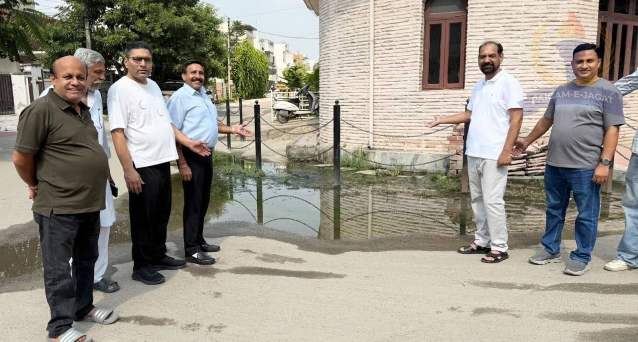 Residents Troubled by Sewerage Blockage in Model Town, Fear of Spread of Diseases
