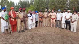 Annual wrestling fair was organized in the court of Gugga Jahar Pir in Sahungade village.