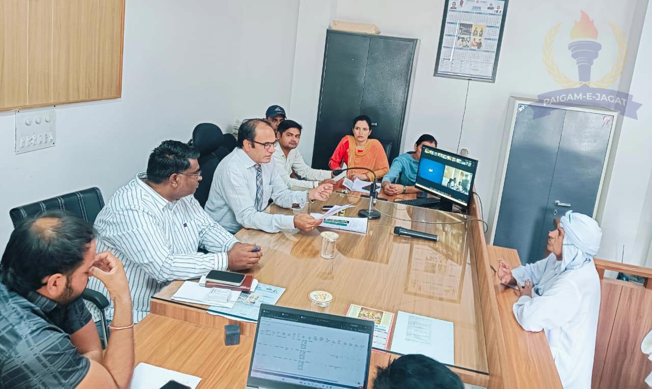 SDM Rajesh Khoth Hears Public Grievances at Samadhan Camp