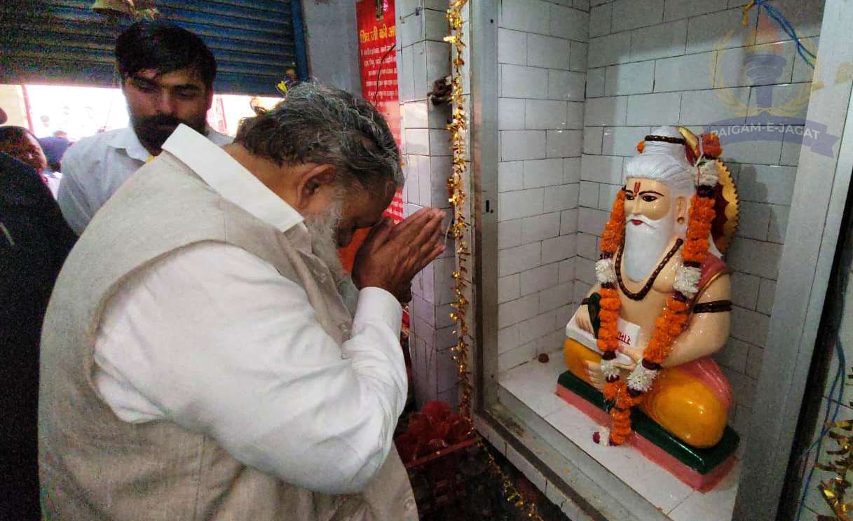 Energy Minister Anil Vij Pays Obeisance at Valmiki Temple